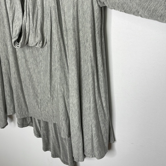 Barneys New York drapery cowl neckline oversized stretchy thumb hole top - Picture 3 of 10